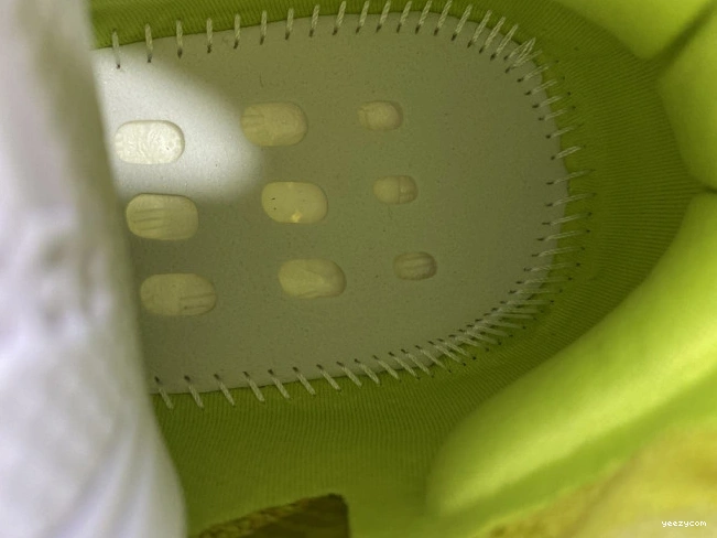 HYLTE YEEZY 380 ADIDAS GLOW BOOST FZ4990 1209